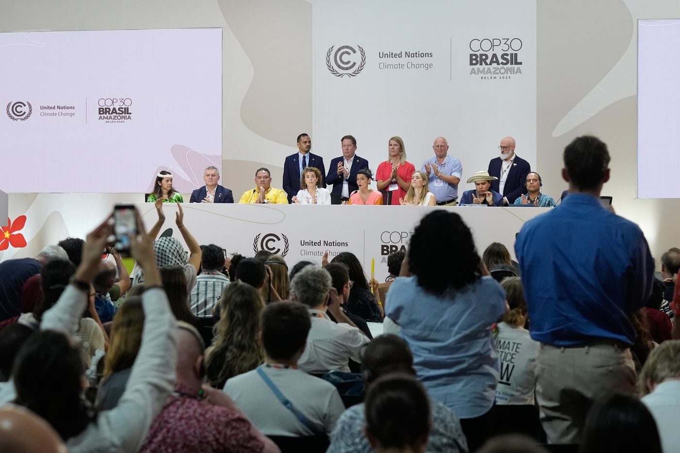 Nations and environmental groups slam proposals at UN climate talks, calling them too weak | iNFOnews.ca