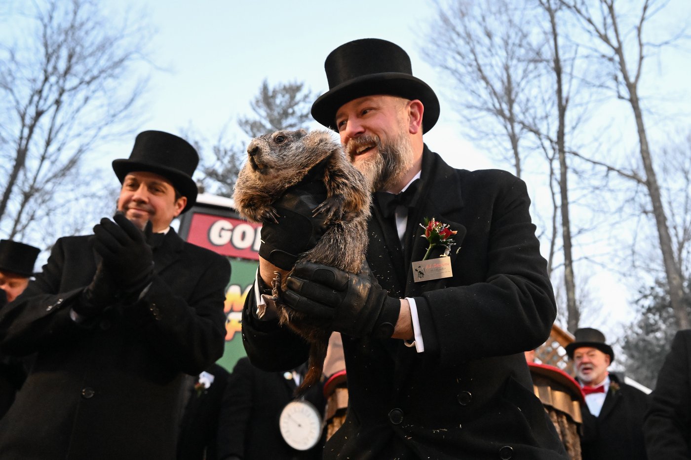 Punxsutawney Phil is said to have seen his shadow, forecasting 6 more weeks of wintry weather | iNFOnews.ca