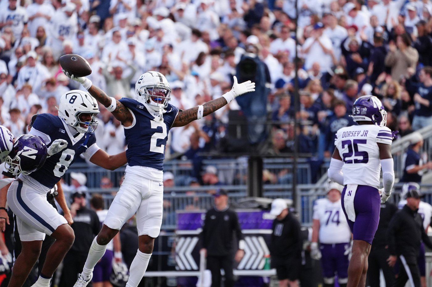 Komolafe scores late, leads Northwestern to 22-21 win over Penn State | iNFOnews.ca