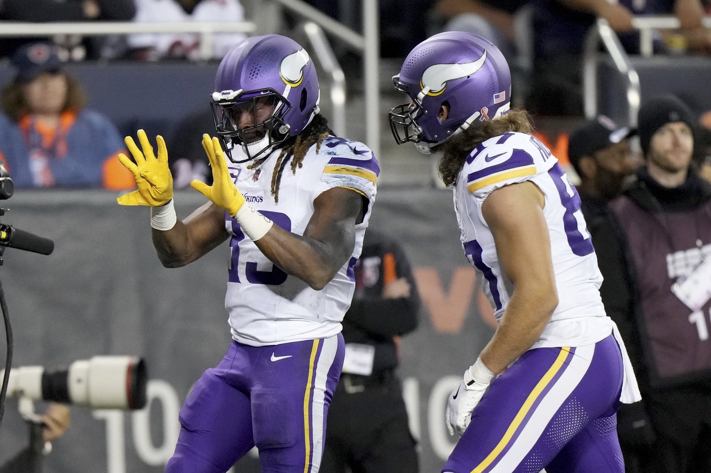 Vikings ground game gives McCarthy's debut a late and vital boost in opening victory vs. Bears | iNFOnews.ca Vikings ground game gives McCarthy's debut a late and vital boost in opening victory vs. Bears | iNFOnews.ca