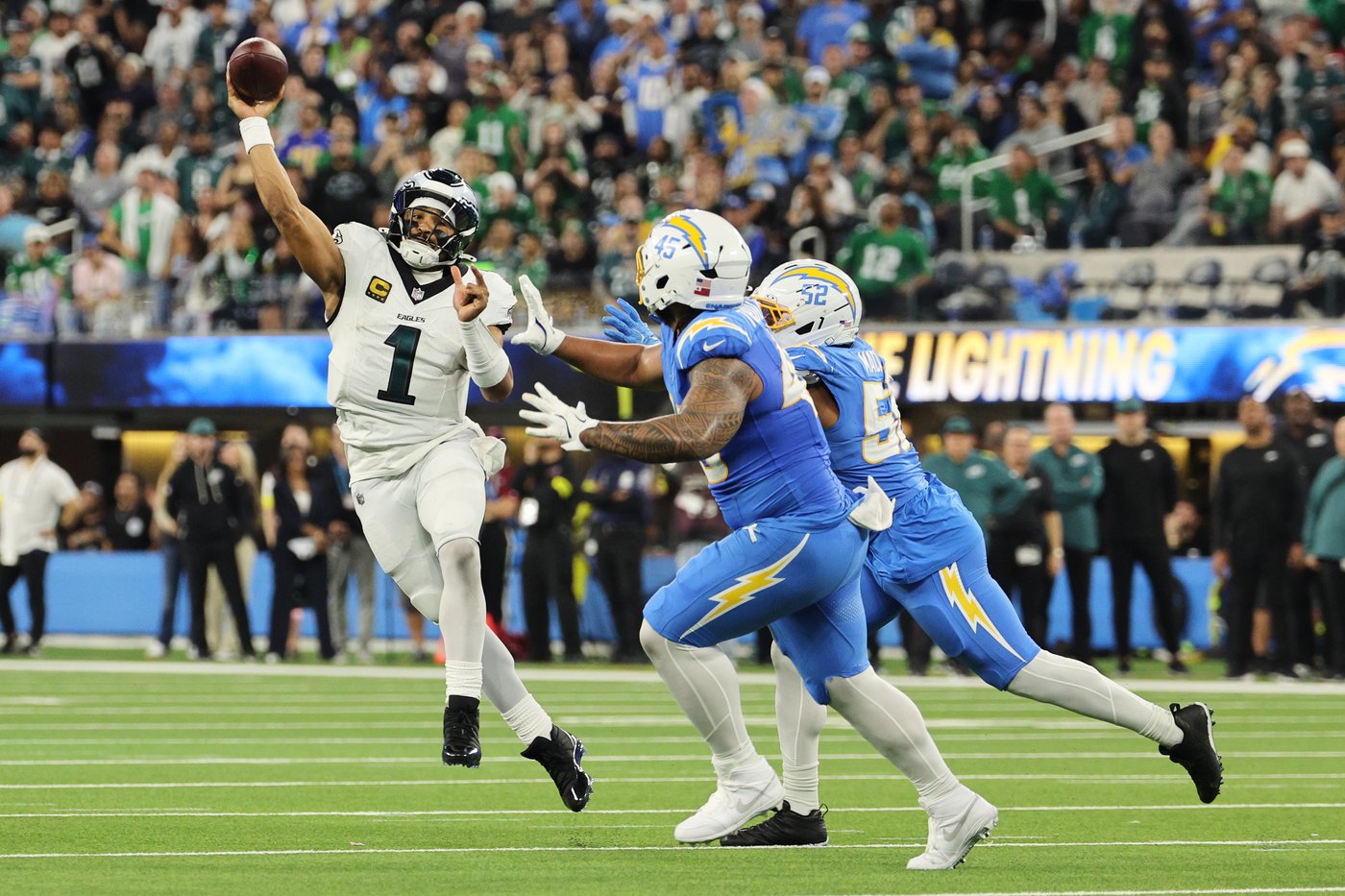 Chargers' Dicker kicks winning field goal, Jefferson's interception seals 22-19 OT win over Eagles | iNFOnews.ca