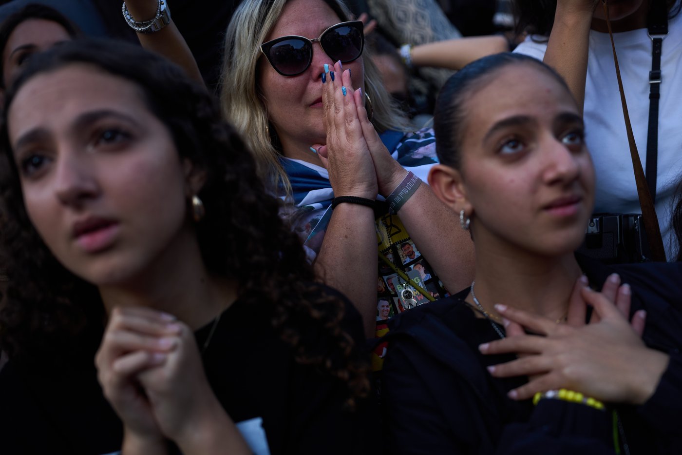 Israelis and Palestinians rejoice as hostages are released and prisoners freed, in photos | iNFOnews.ca