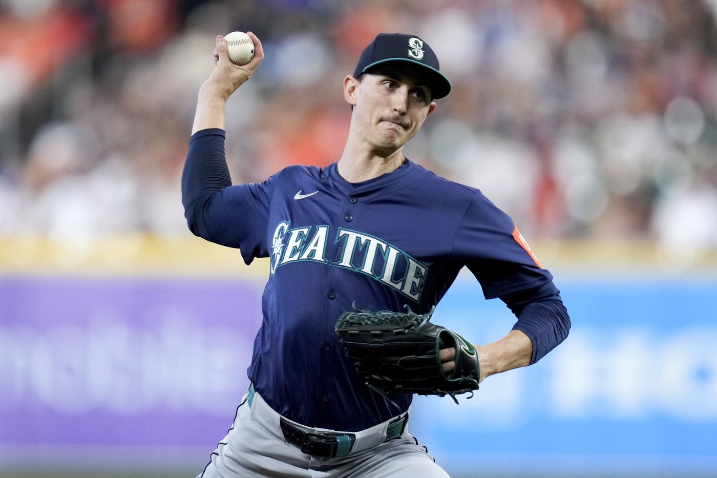 Cal Raleigh's record-breaking home run lifts Mariners over Astros for 6-4 win | iNFOnews.ca Cal Raleigh's record-breaking home run lifts Mariners over Astros for 6-4 win | iNFOnews.ca