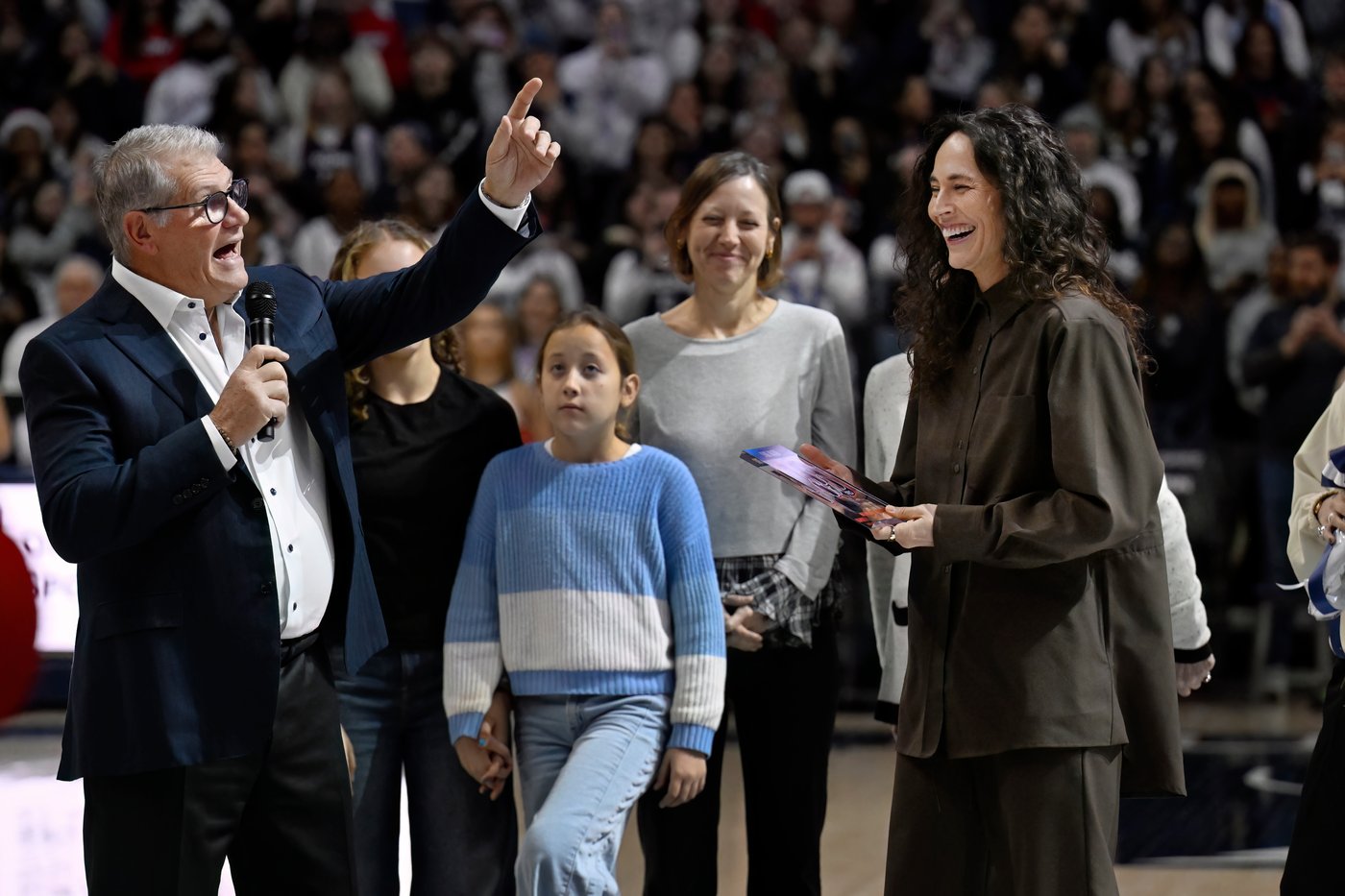 Sue Bird has jersey retired at UConn ahead of top-ranked Huskies' game against DePaul | iNFOnews.ca Sue Bird has jersey retired at UConn ahead of top-ranked Huskies' game against DePaul | iNFOnews.ca