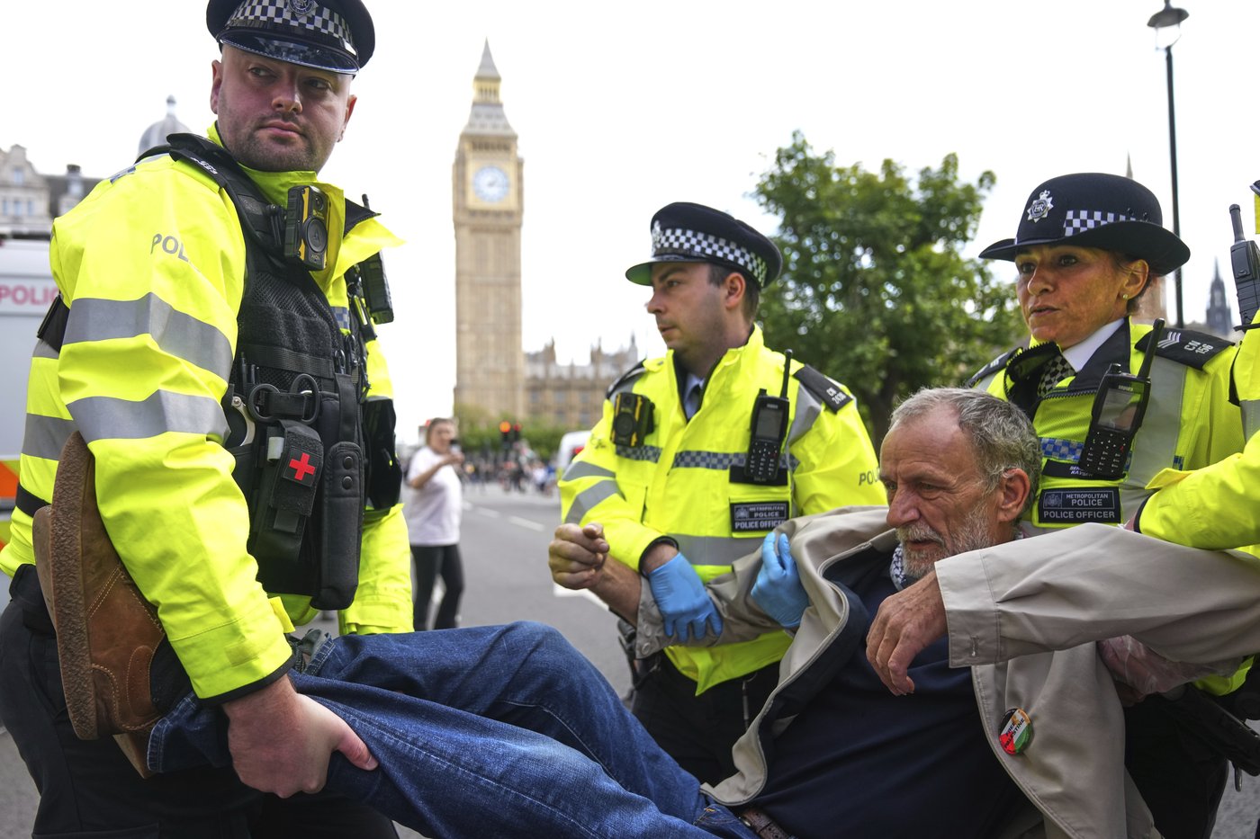 Police arrest more than 400 at London protest supporting banned group Palestine Action | iNFOnews.ca Police arrest more than 400 at London protest supporting banned group Palestine Action | iNFOnews.ca