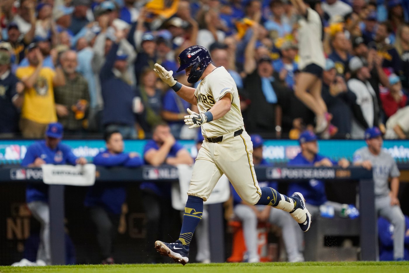 Lineup and Misiorowski-led bullpen provide power as Brewers beat Cubs 7-3 for 2-0 lead in NLDS | iNFOnews.ca