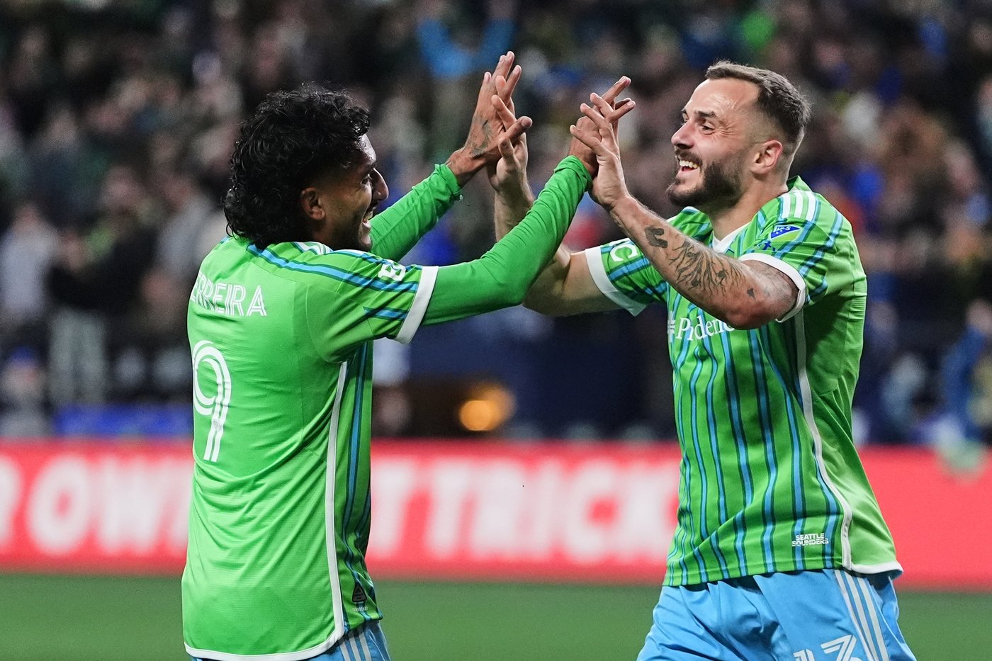 Obed Vargas scores twice as Sounders beat Minnesota United 4-2 to extend series | iNFOnews.ca