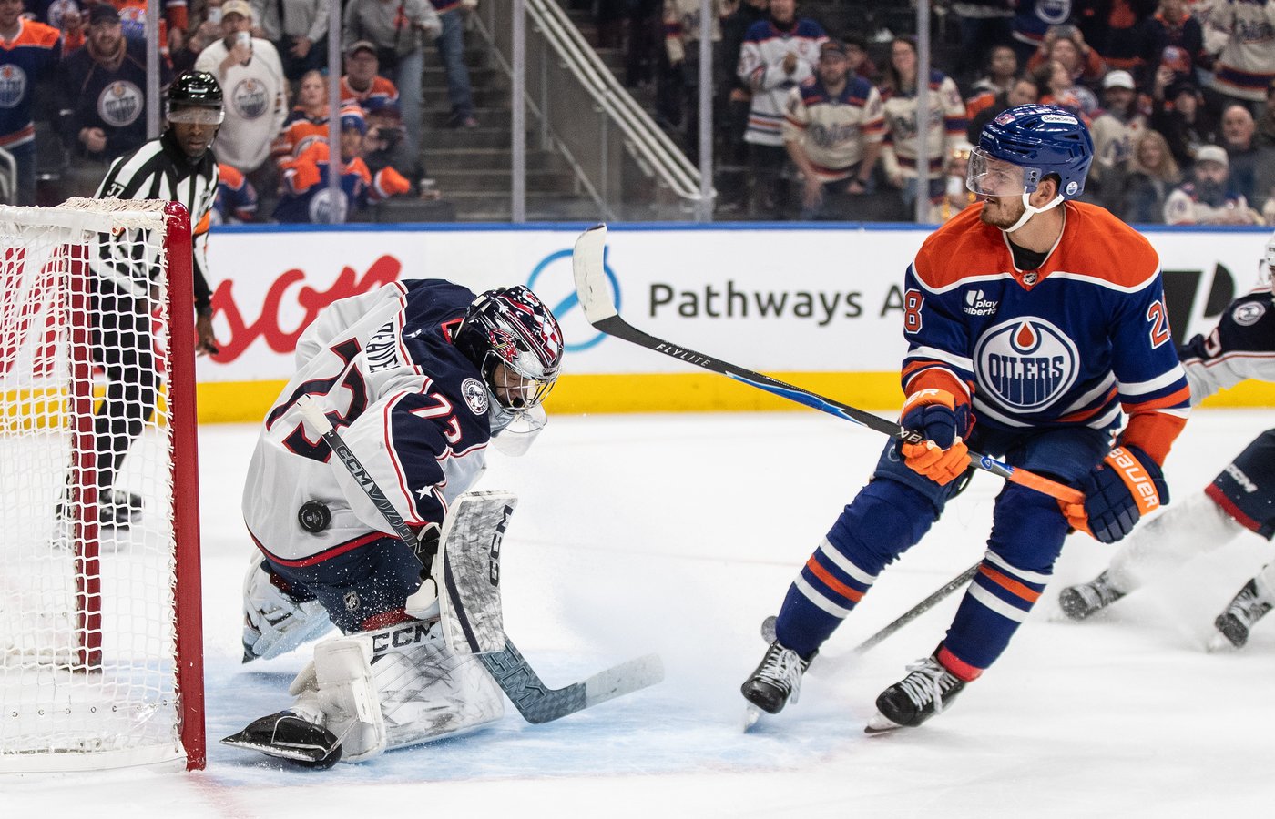 Roslovic caps Oilers' late comeback with OT winner against Blue Jackets | iNFOnews.ca