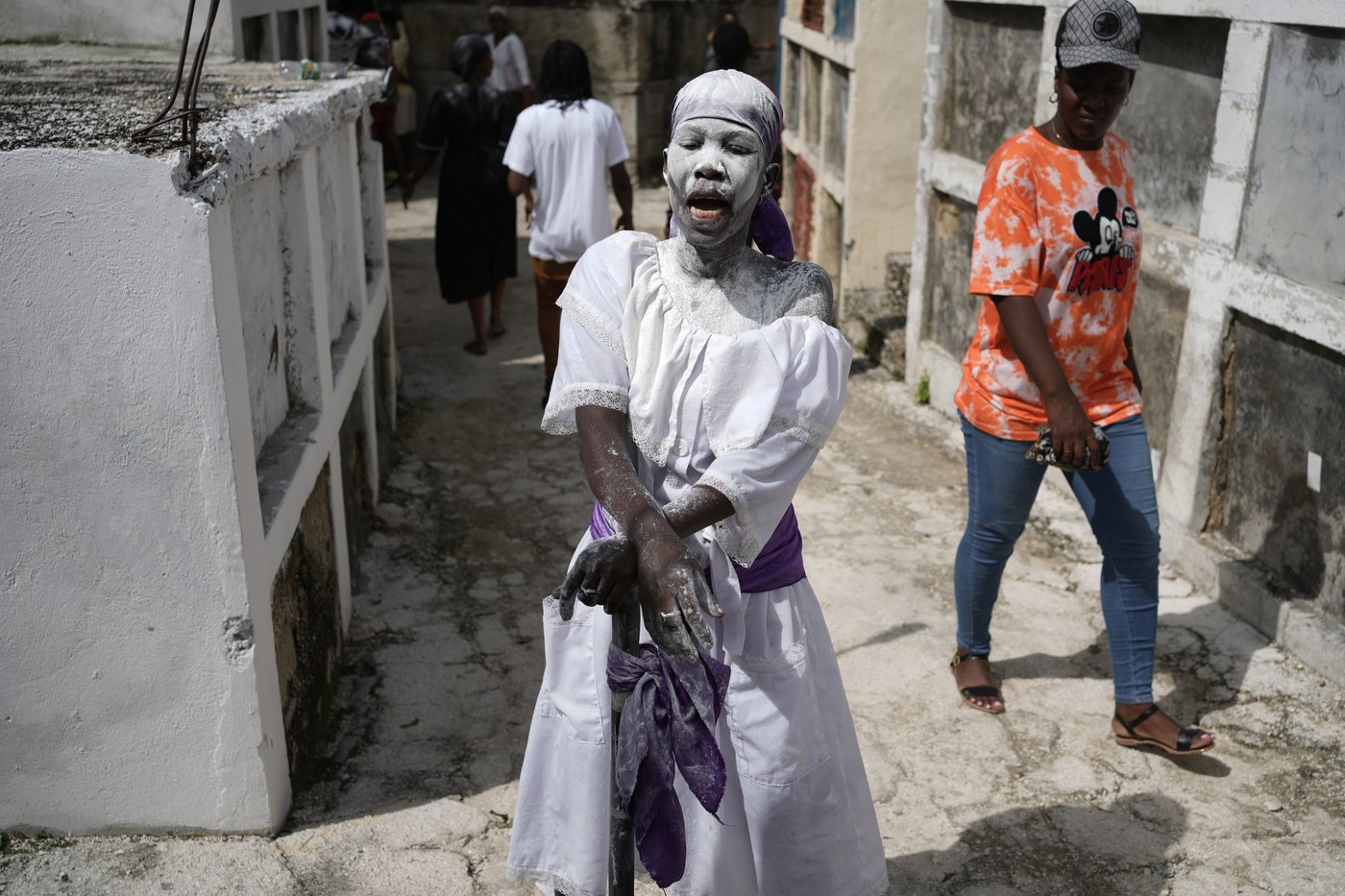 From Mexico to Germany, photos capture the Day of the Dead celebrations | iNFOnews.ca