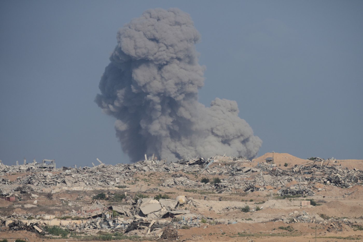 Israeli troops kill at least 31 Palestinians in Gaza as Trump peace proposal raises questions | iNFOnews.ca