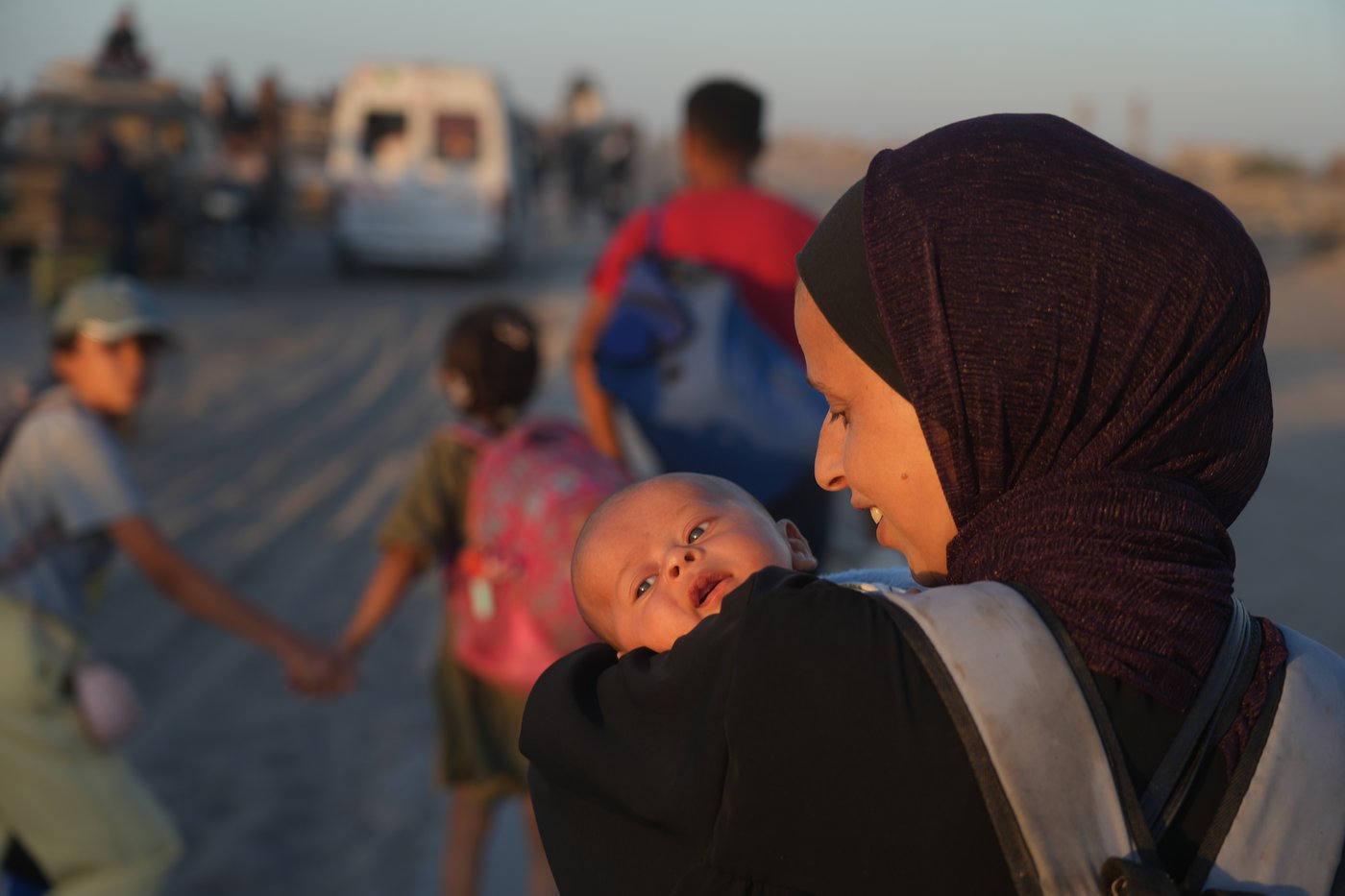 The Latest: Tens of thousands of Palestinians in Gaza return north as ceasefire takes effect | iNFOnews.ca