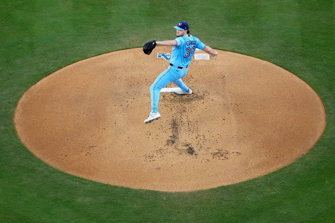 Photo Gallery: Blue Jays top Dodgers 6-1 to take 3-2 series lead | iNFOnews.ca