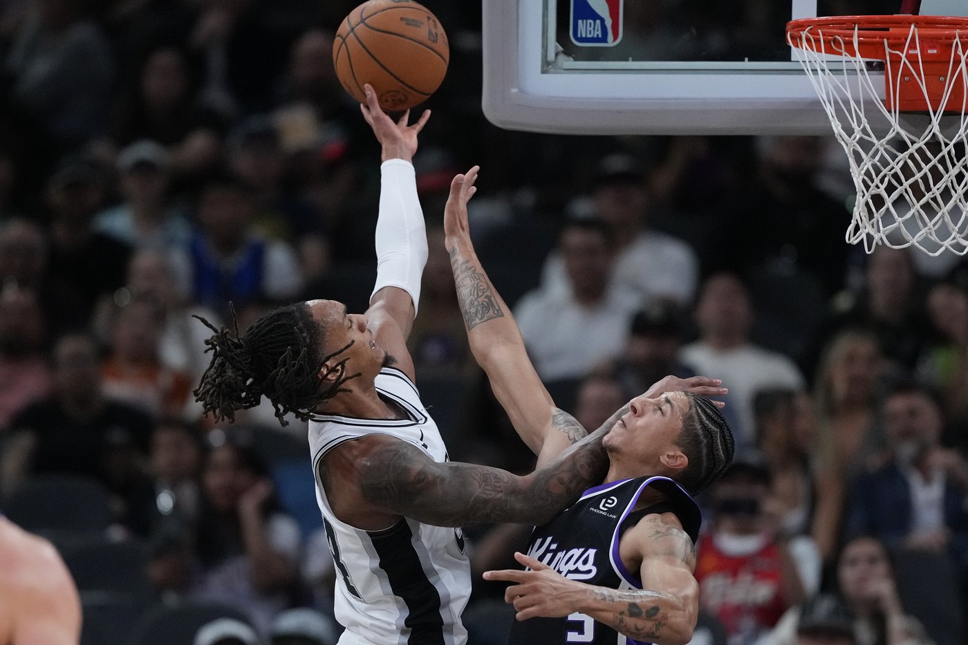Fox's season-high 28 points leads Spurs past Kings, 123-110, as Wembanyama sits out with calf injury | iNFOnews.ca Fox's season-high 28 points leads Spurs past Kings, 123-110, as Wembanyama sits out with calf injury | iNFOnews.ca