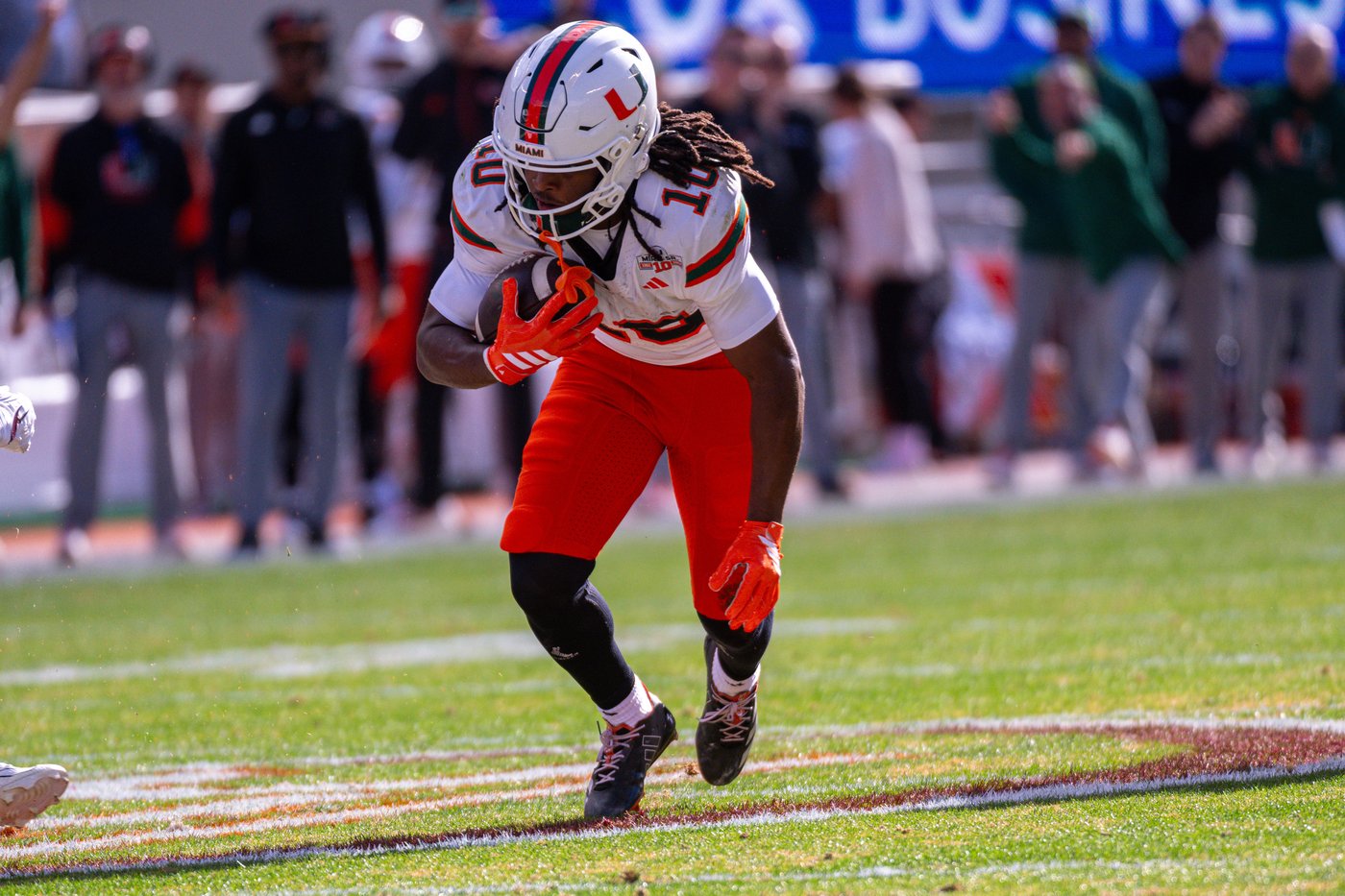 Beck's 4 TD passes carry No. 14 Miami past Virginia Tech, 34-17 | iNFOnews.ca Beck's 4 TD passes carry No. 14 Miami past Virginia Tech, 34-17 | iNFOnews.ca