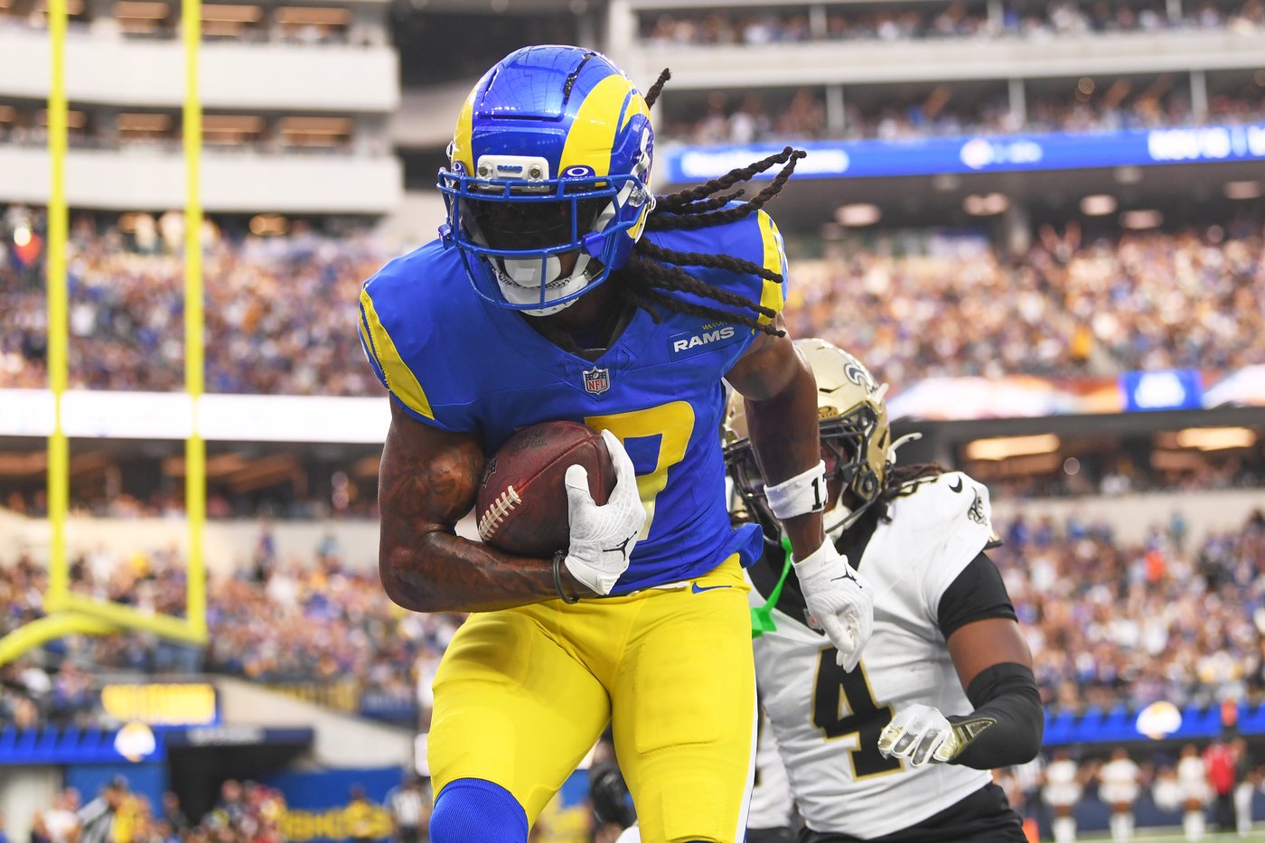 Matthew Stafford hits Davante Adams with 2 of his 4 TD passes while the Rams rout the Saints 34-10 | iNFOnews.ca Matthew Stafford hits Davante Adams with 2 of his 4 TD passes while the Rams rout the Saints 34-10 | iNFOnews.ca