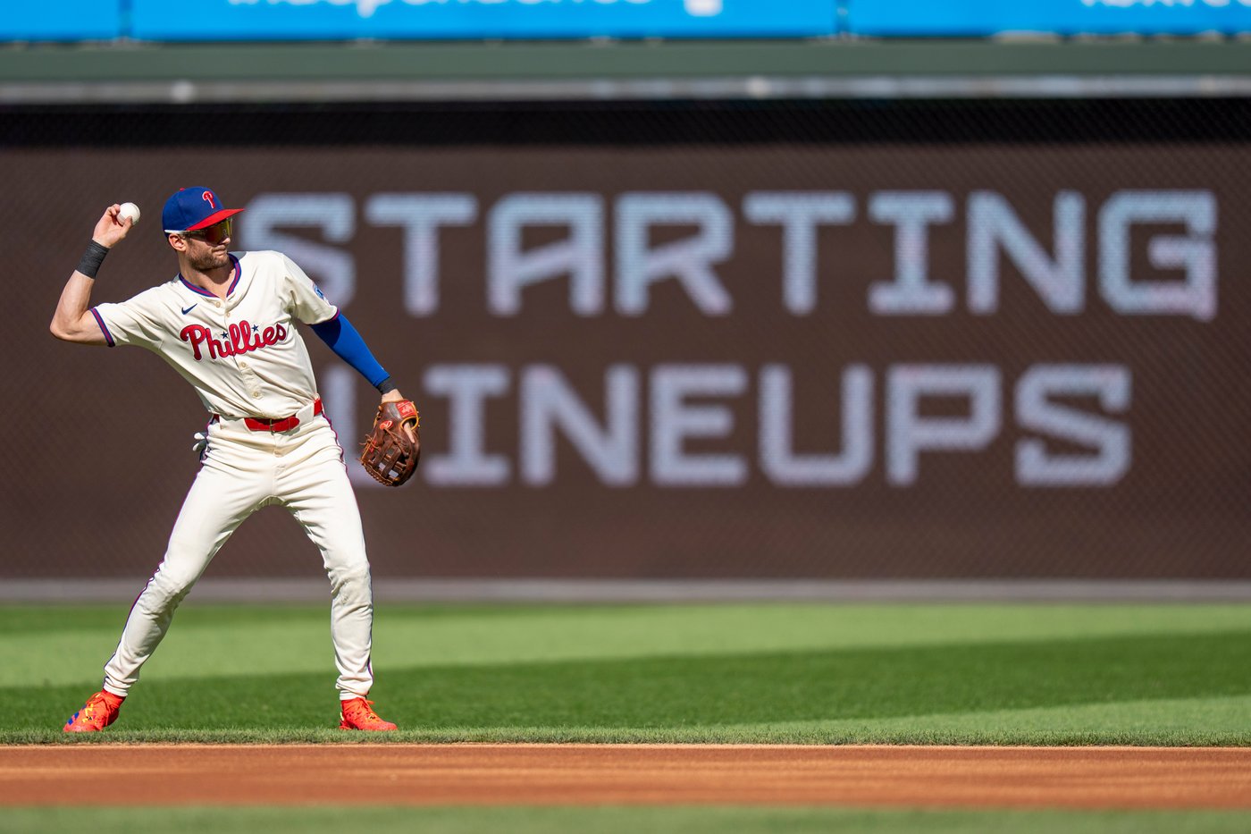 Turner wins NL batting title, Schwarber leads league in HRs, RBIs as Phillies beat Twins in finale | iNFOnews.ca