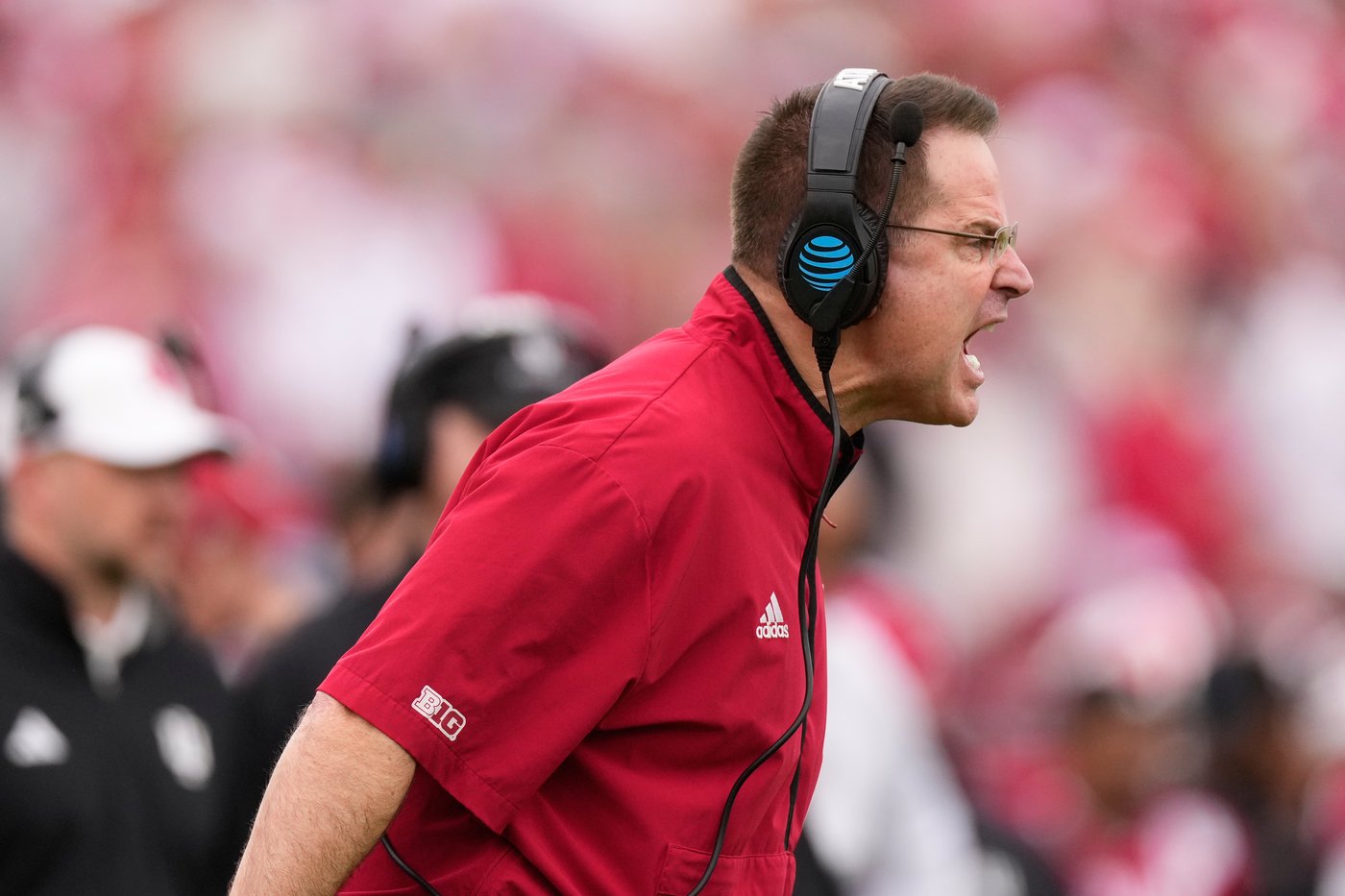 Oregon's Lanning and Indiana's Cignetti hope to outwit each other as teams meet again in CFP | iNFOnews.ca