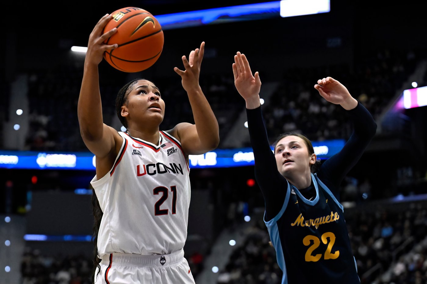 Strong, top-ranked UConn women roll past Marquette in final home game of 2025 | iNFOnews.ca