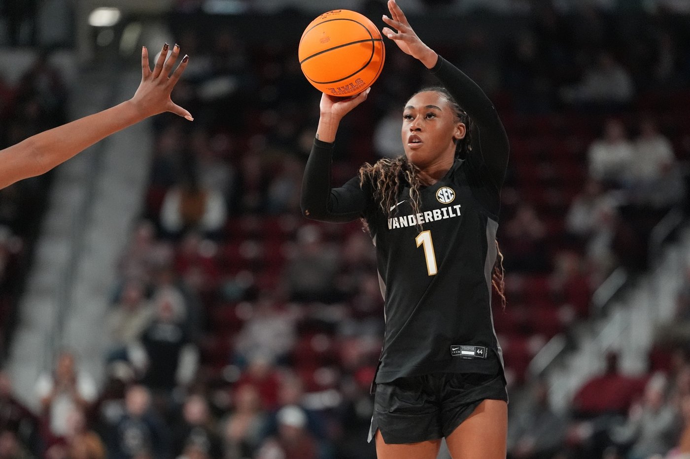 Blakes scores 38 points, No. 5 Vanderbilt beats Mississippi State for first 18-0 start | iNFOnews.ca