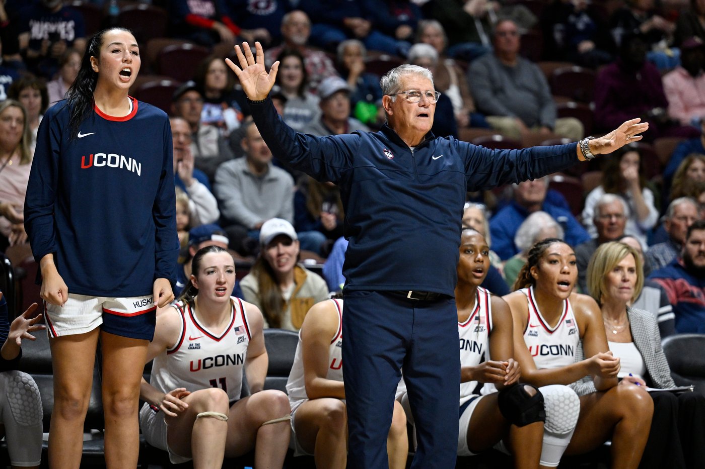 UConn aims for consecutive championships as women's college basketball season nears tipoff | iNFOnews.ca UConn aims for consecutive championships as women's college basketball season nears tipoff | iNFOnews.ca