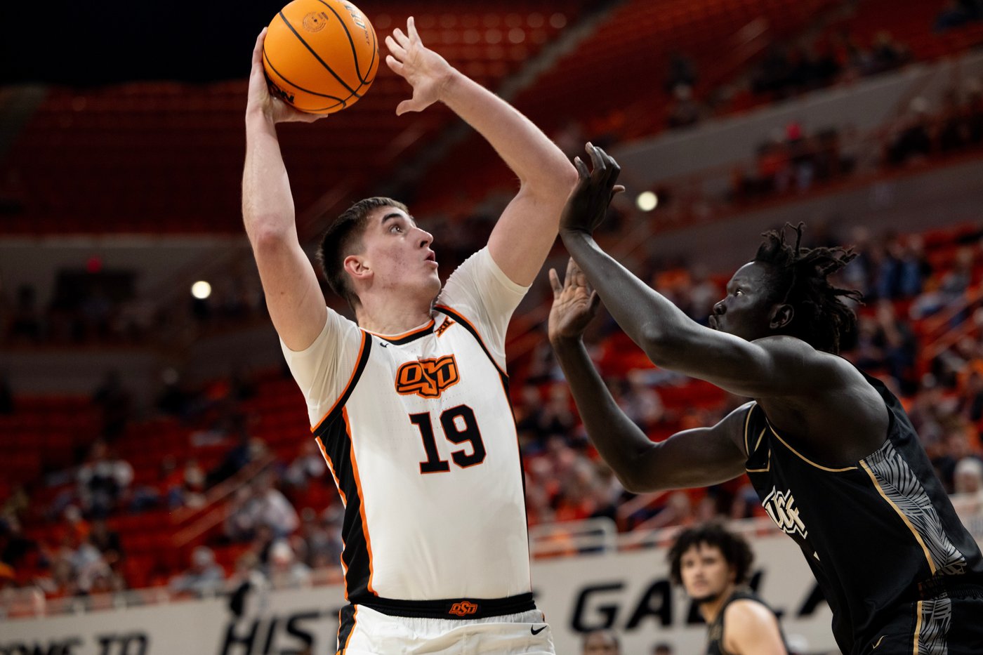 Oklahoma State tops No. 25 UCF 87-76 | iNFOnews.ca