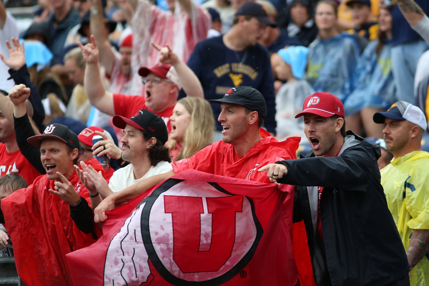 Dampier throws career-high 4 TD passes, runs for a score and Utah beats West Virginia 48-14 | iNFOnews.ca
