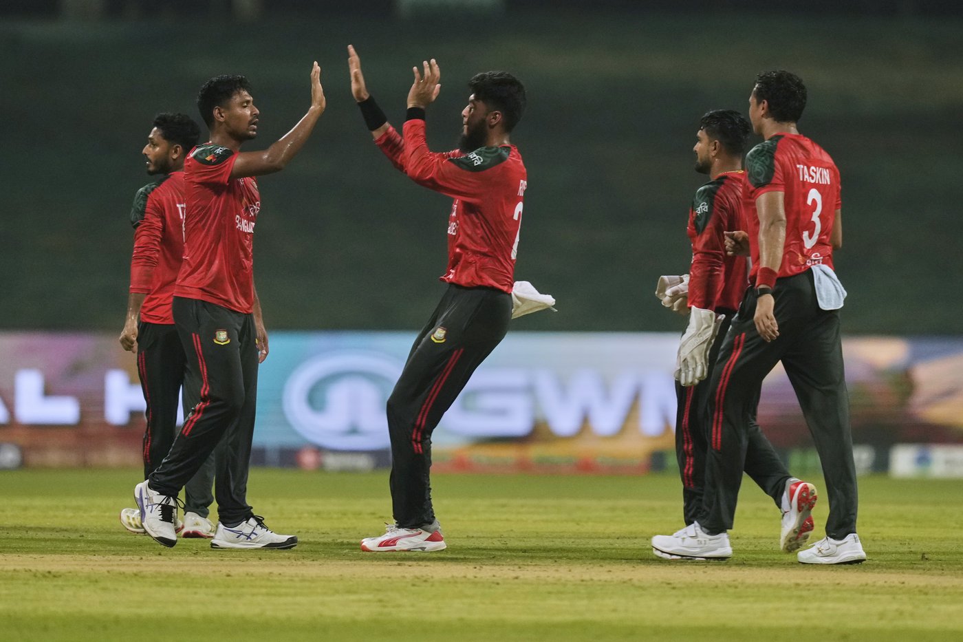 Bangladesh stays alive in Asia Cup with thrilling win over Afghanistan | iNFOnews.ca