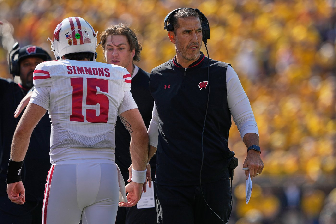 Bryce Underwood and Justice Haynes lead No. 20 Michigan to 24-10 win over Wisconsin | iNFOnews.ca