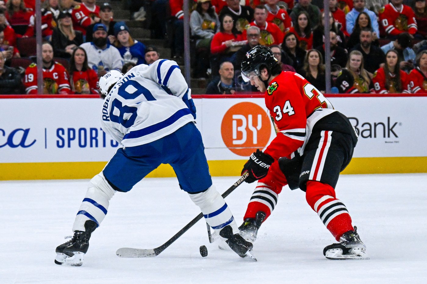 Dach scores late in 3rd period to lead Blackhawks to 3-2 win over Maple Leafs | iNFOnews.ca Dach scores late in 3rd period to lead Blackhawks to 3-2 win over Maple Leafs | iNFOnews.ca
