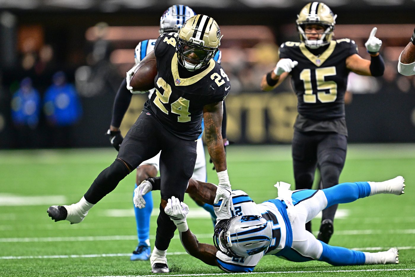 Shough's clutch drive and Smyth's kick lift the Saints past the Panthers, 20-17 | iNFOnews.ca