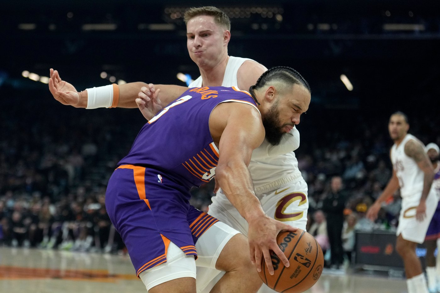 Suns sweep back-to-back, ending Cavaliers' winning streak at 5 with 126-113 victory | iNFOnews.ca