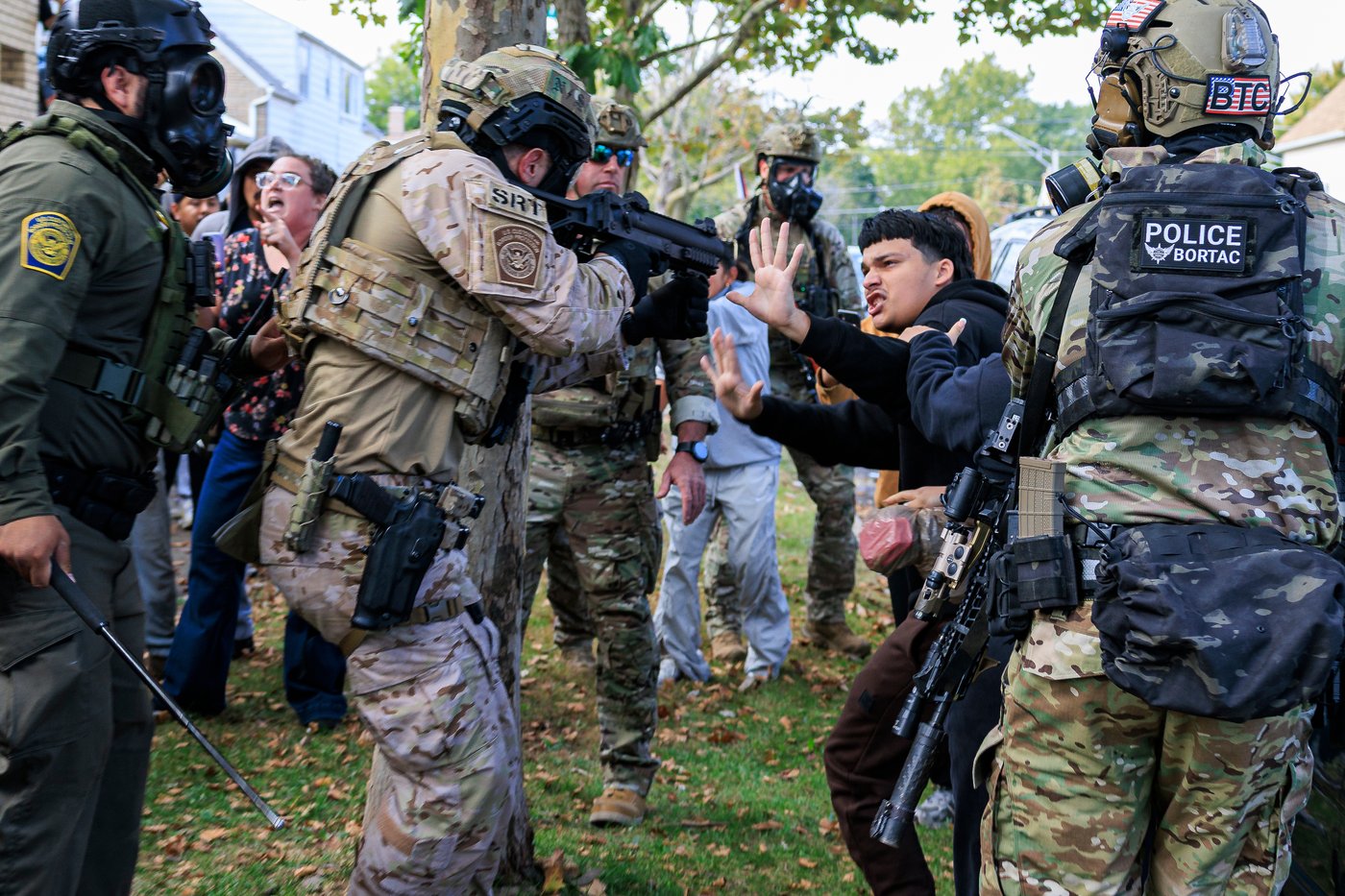 High-speed Border Patrol chase ends in arrest, tear gas used on protesters on Chicago’s South Side | iNFOnews.ca High-speed Border Patrol chase ends in arrest, tear gas used on protesters on Chicago’s South Side | iNFOnews.ca