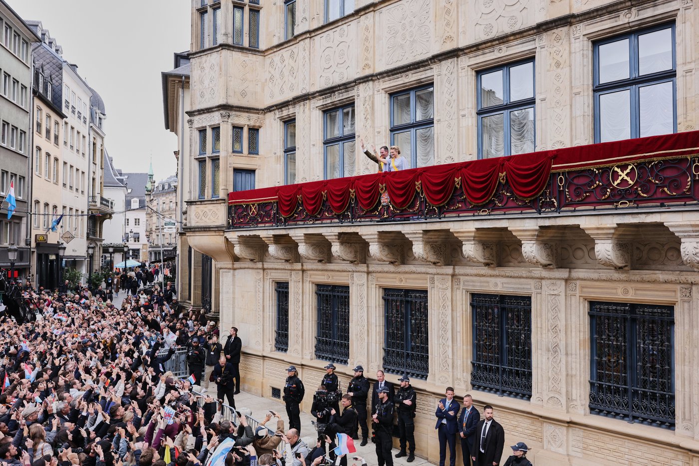Luxembourg celebrates Grand Duke Guillaume after his father abdicates | iNFOnews.ca