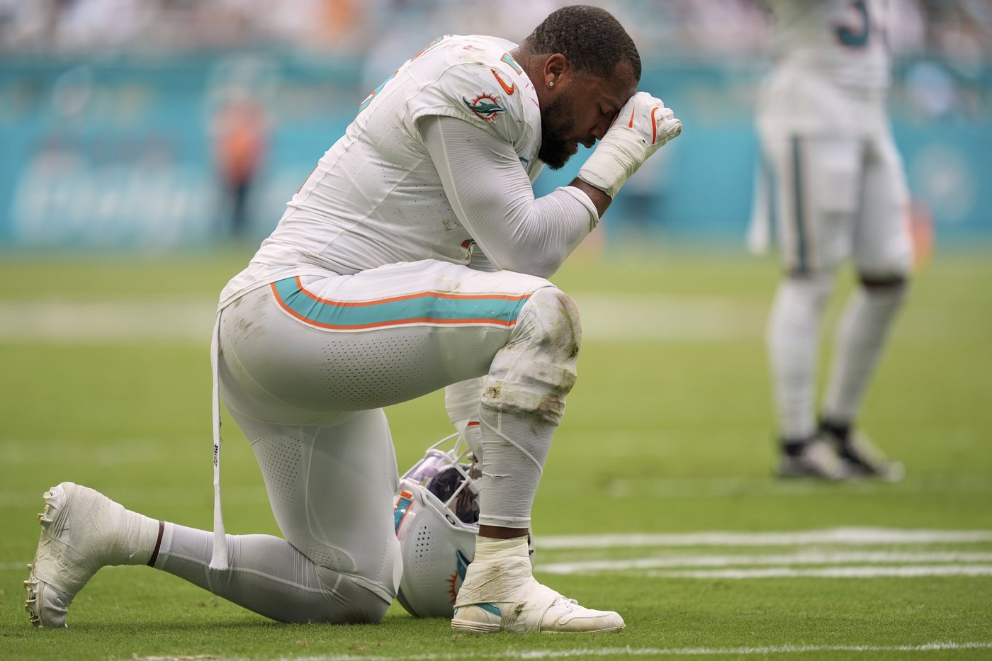 The Dolphins fall to 0-2, and bad might soon become worse for embattled coach and GM | iNFOnews.ca