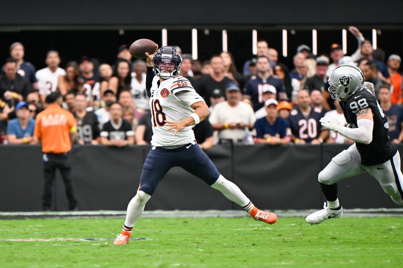 Josh Blackwell blocks field goal to preserve Bears' rally for 25-24 win over Raiders | iNFOnews.ca Josh Blackwell blocks field goal to preserve Bears' rally for 25-24 win over Raiders | iNFOnews.ca