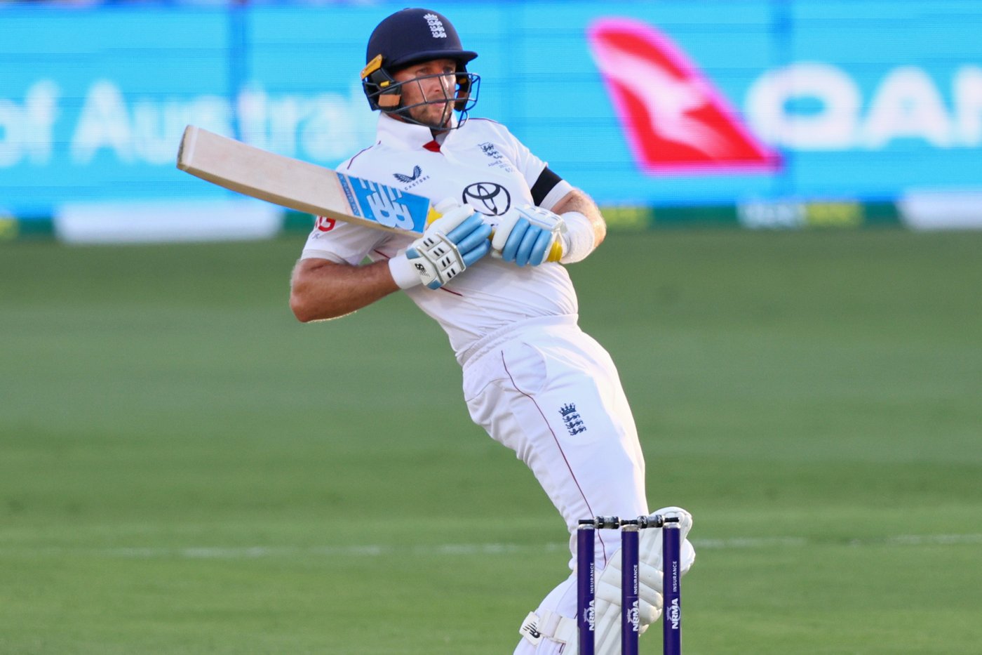 Starc's three wickets jolts England on Day 1 of the 2nd Ashes test | iNFOnews.ca