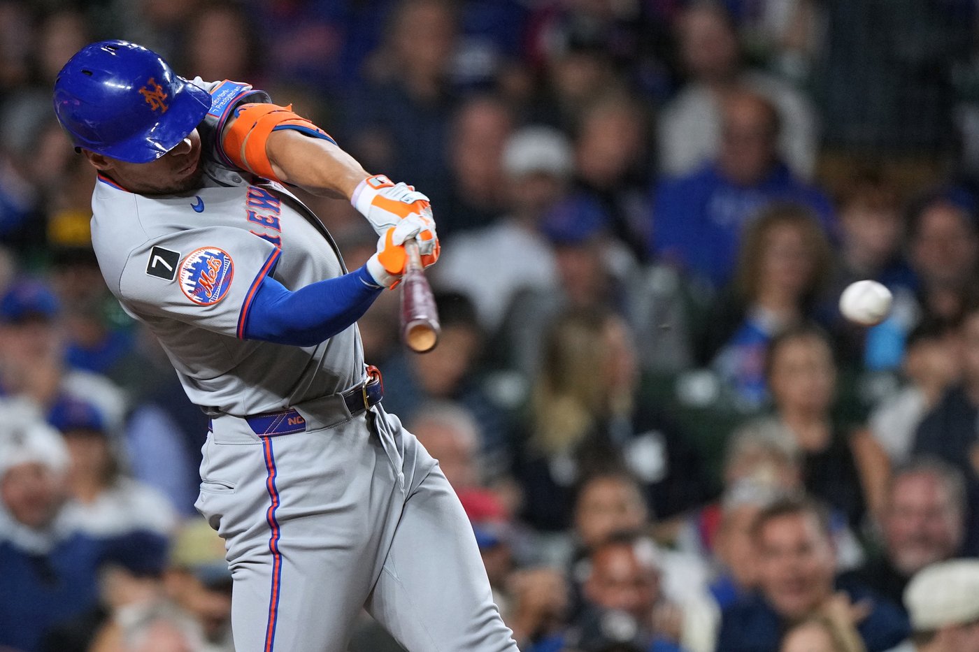 Lindor homers to join 30-30 club as Mets beat Cubs 8-5 to remain in playoff position | iNFOnews.ca