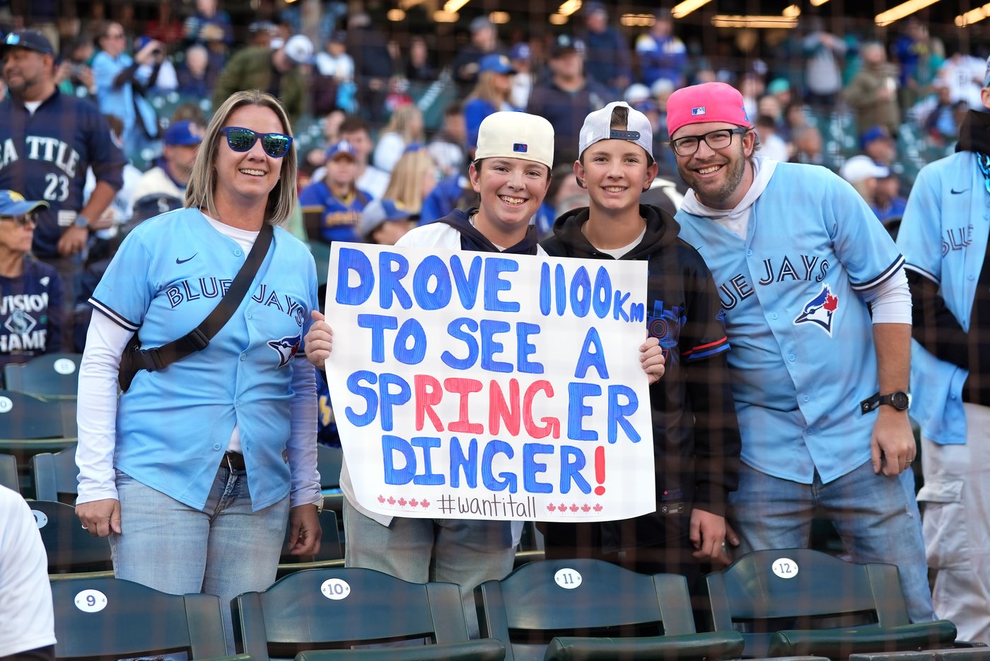 Photo Gallery: Blue Jays cruise to 13-4 Game 3 win in ALCS | iNFOnews.ca