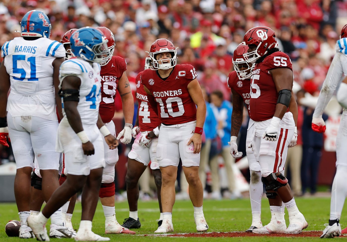 Oklahoma QB John Mateer still finding groove after hand injury as Sooners fall to No. 8 Mississippi | iNFOnews.ca Oklahoma QB John Mateer still finding groove after hand injury as Sooners fall to No. 8 Mississippi | iNFOnews.ca