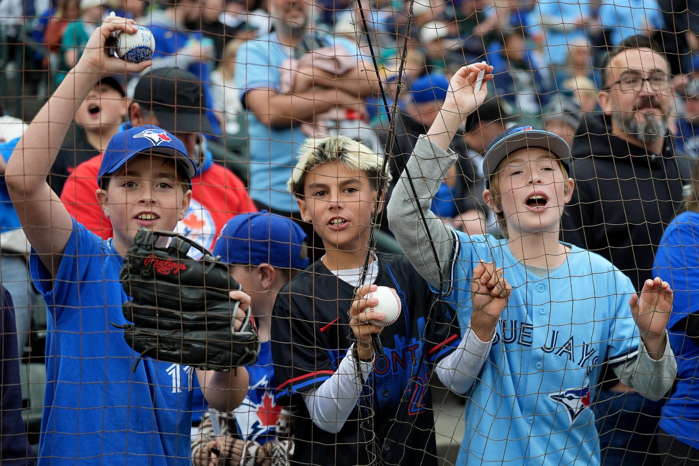 Photo Gallery: Blue Jays even ALCS with 8-2 win in Game 4 | iNFOnews.ca