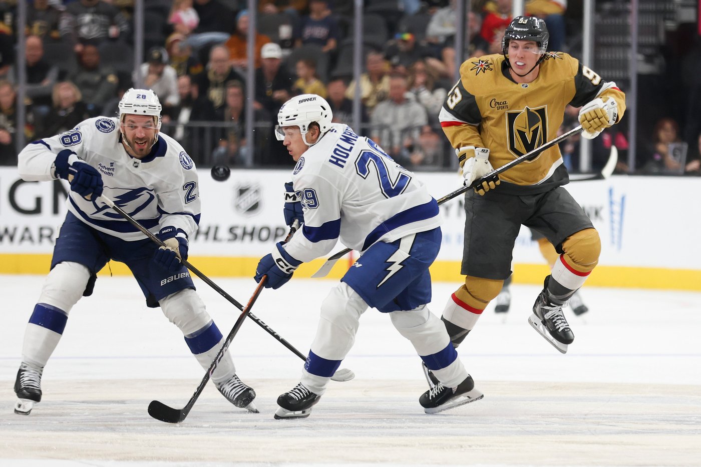 Kucherov scores twice in third period as Lightning beat Golden Knights 6-3 | iNFOnews.ca