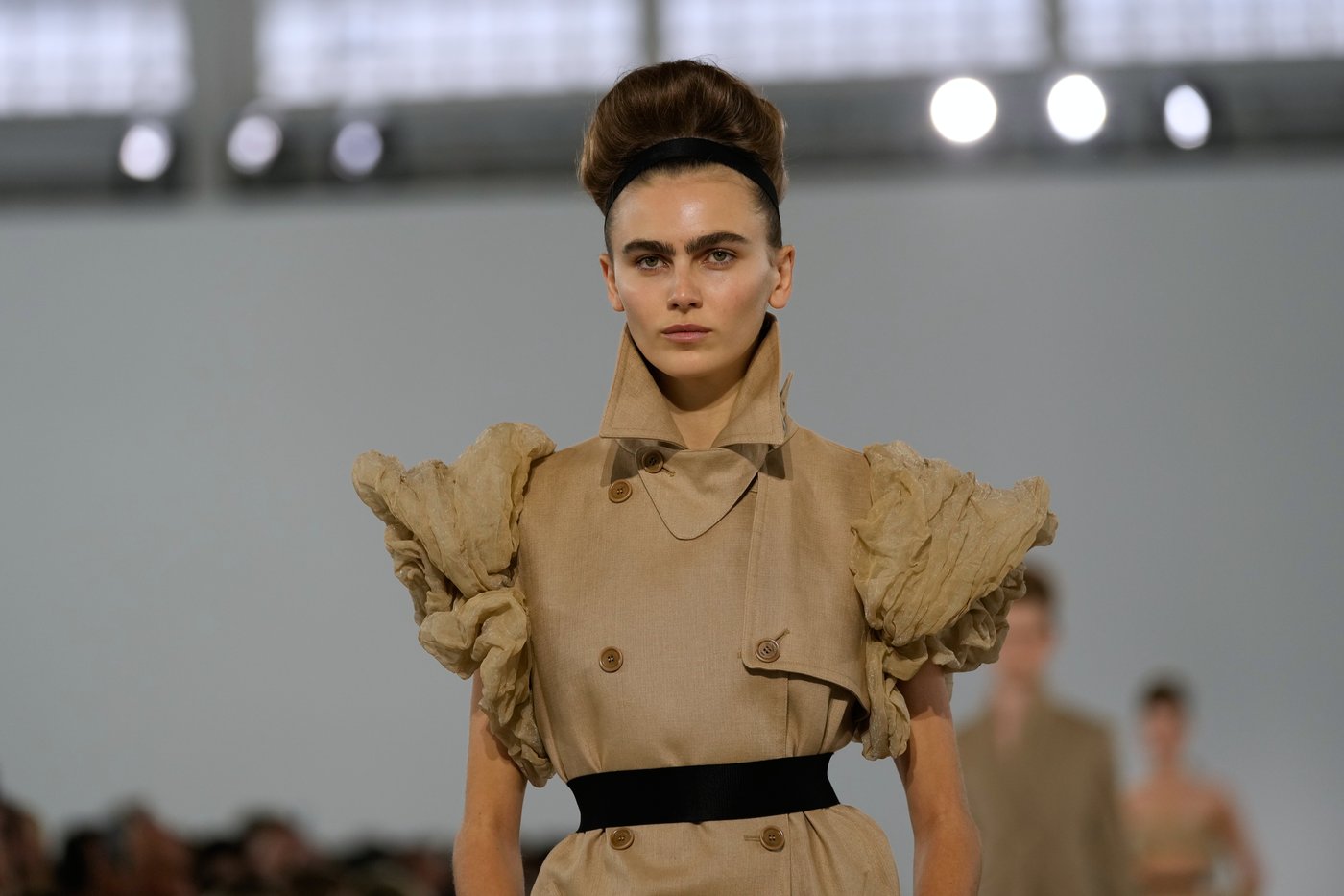 Max Mara responds to rising global tensions and temperatures with lightness on Milan runway | iNFOnews.ca
