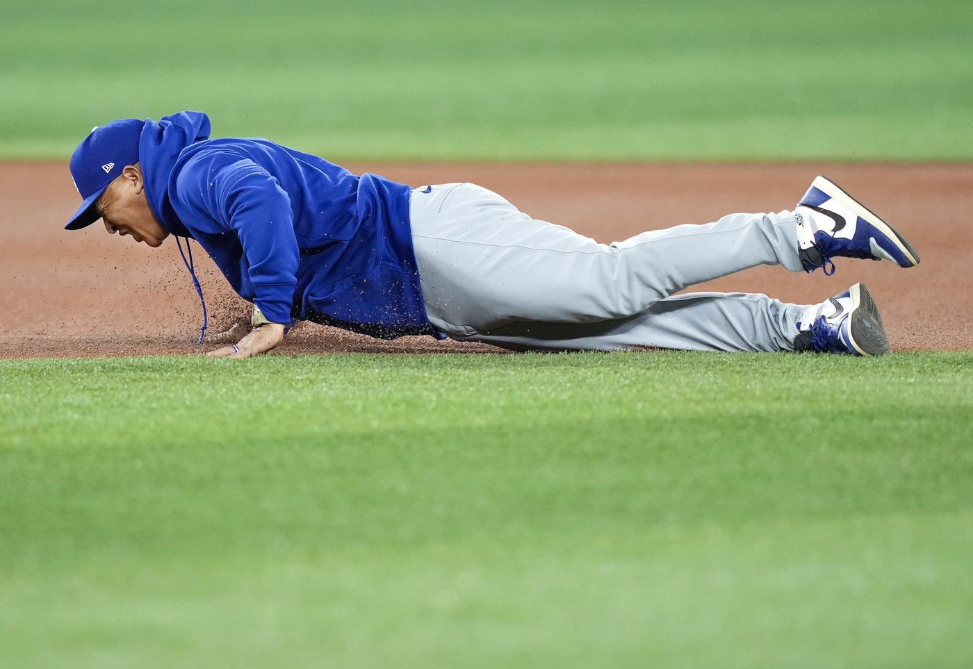 Photo Gallery: Blue Jays and Dodgers practice ahead of Game 6 of World Series | iNFOnews.ca