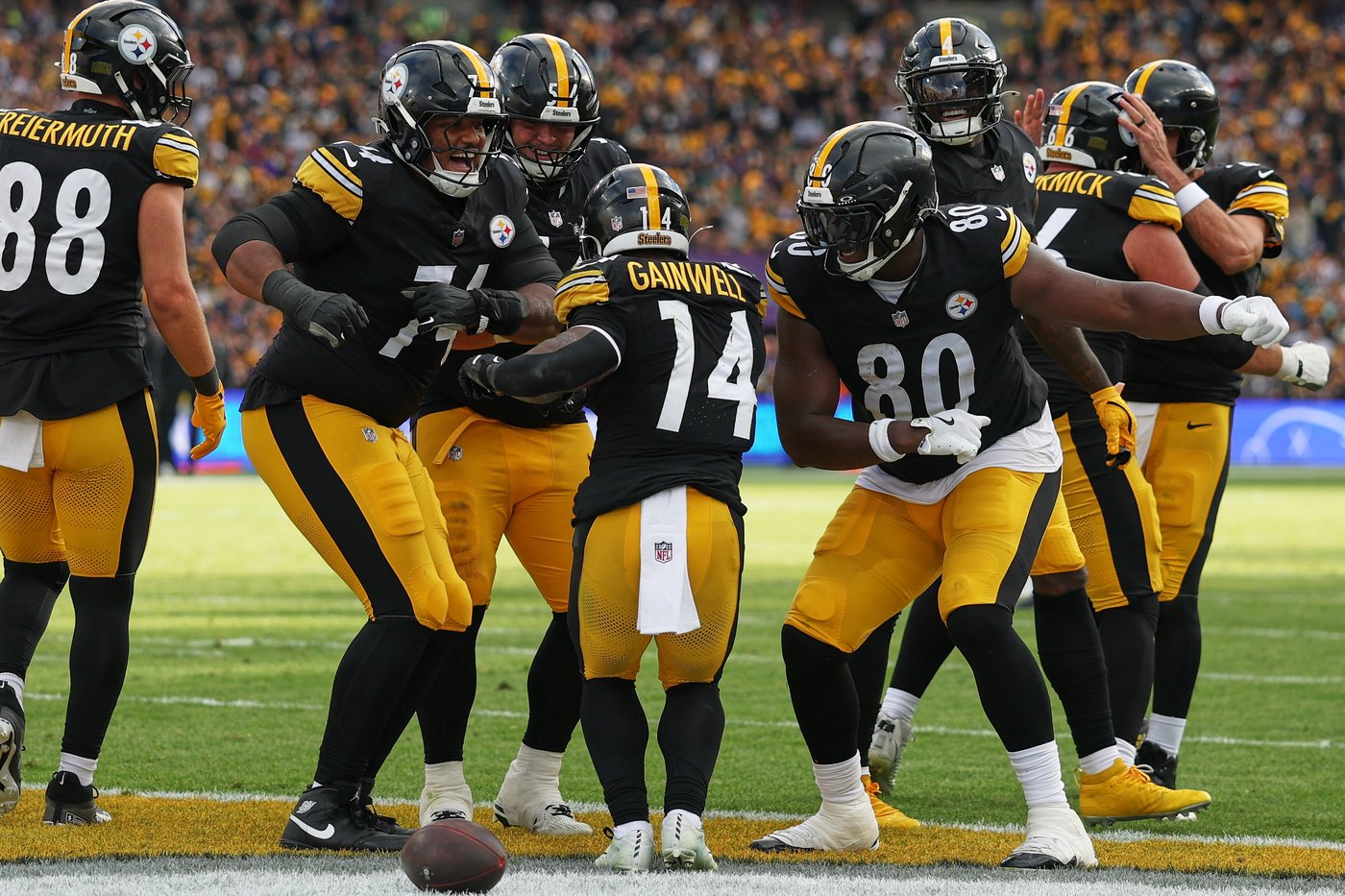 Steelers hold on for 24-21 win over Vikings in NFL's first regular-season game in Ireland | iNFOnews.ca