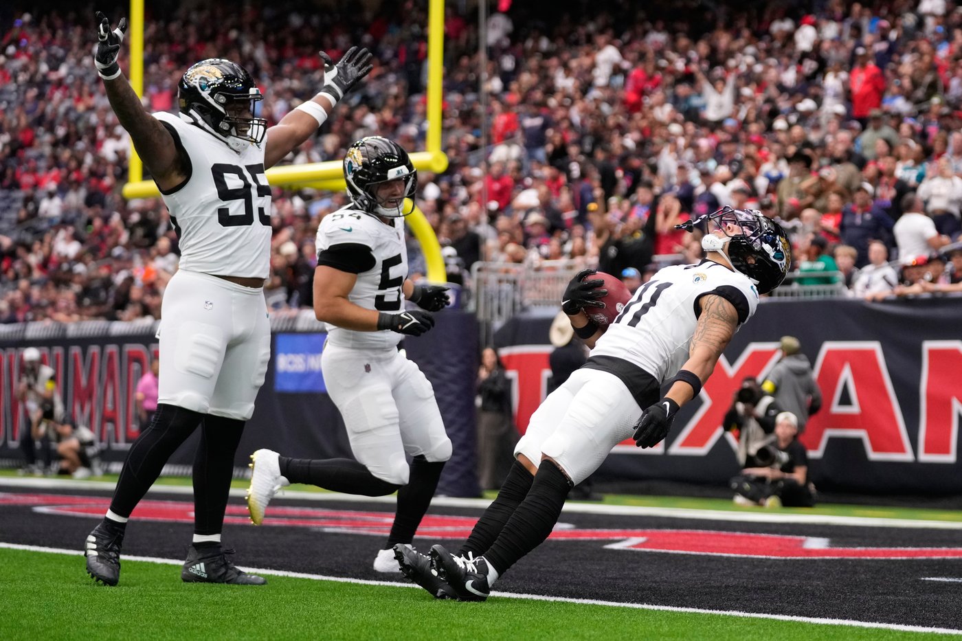 Jacksonville blows 19-point fourth-quarter lead in loss to Texans | iNFOnews.ca