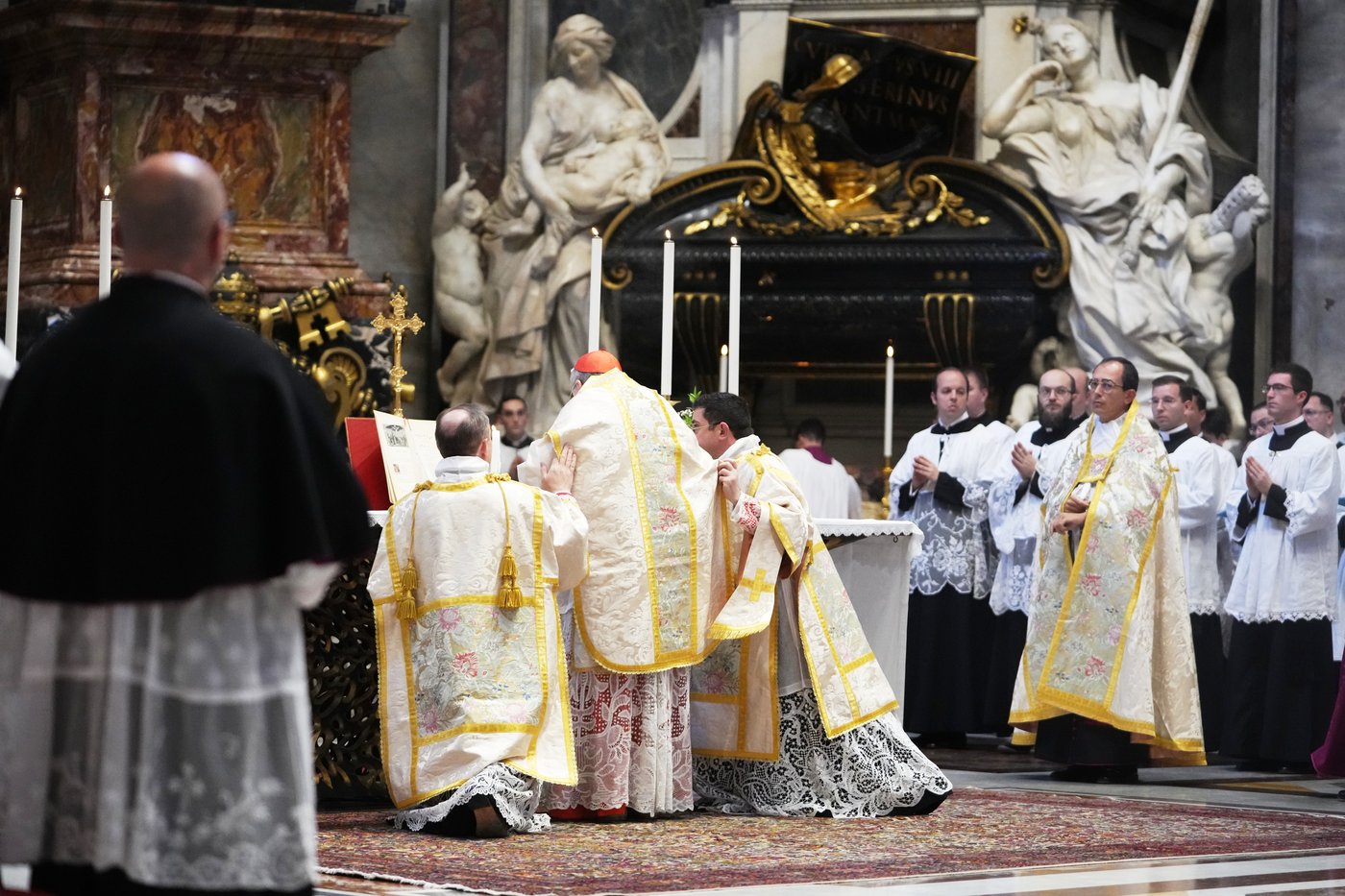 American cardinal celebrates old Latin Mass in St. Peter's in a sign of change | iNFOnews.ca American cardinal celebrates old Latin Mass in St. Peter's in a sign of change | iNFOnews.ca