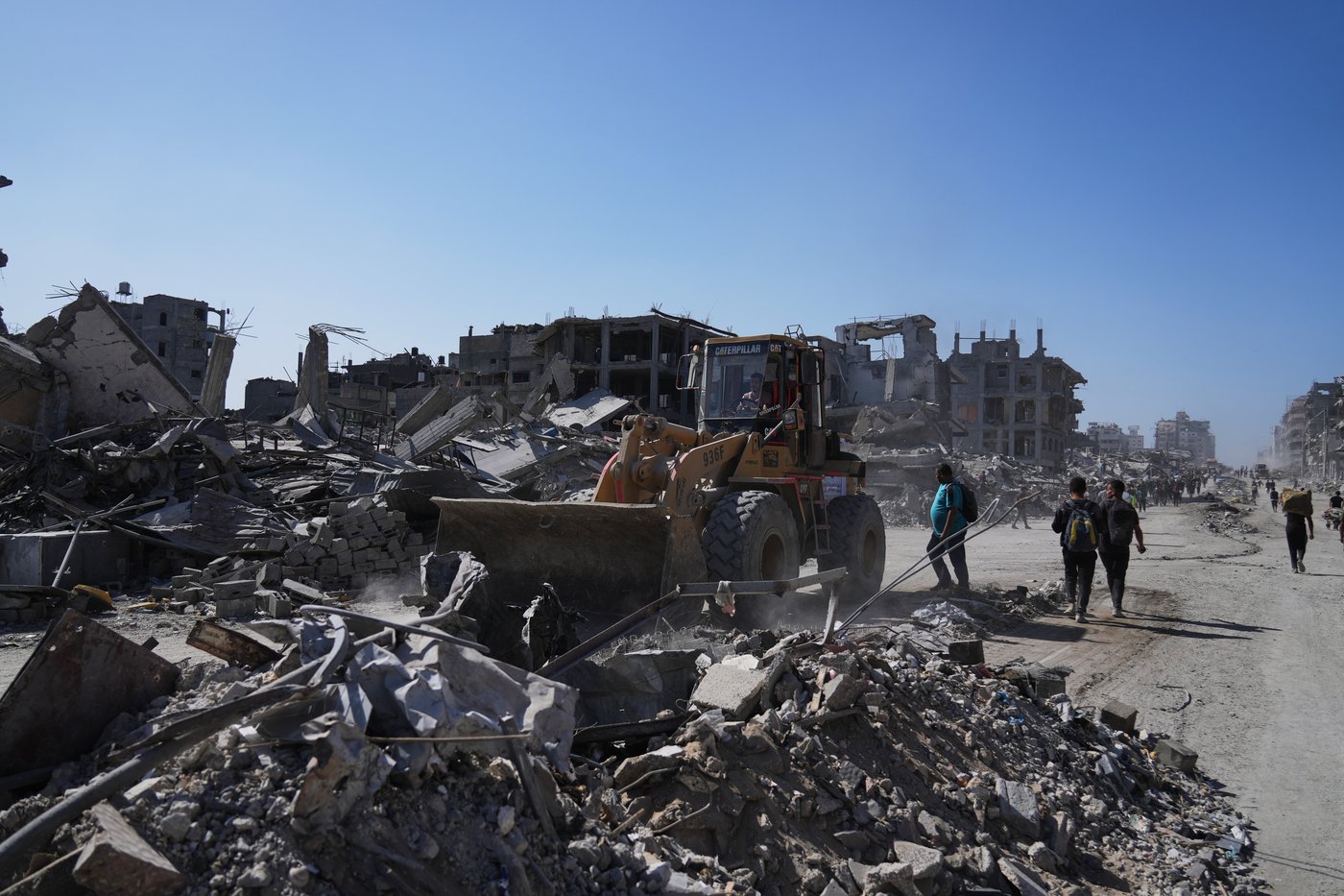 Photos show Gaza’s destruction as families return to what's left of their homes | iNFOnews.ca