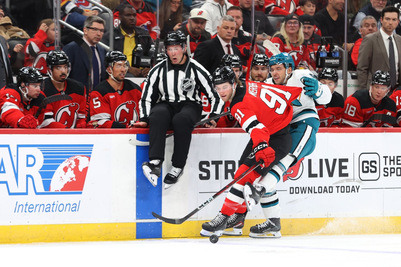 Hamilton scores 2 power-play goals as Devils beat Sharks 3-1 for 7th straight win | iNFOnews.ca Hamilton scores 2 power-play goals as Devils beat Sharks 3-1 for 7th straight win | iNFOnews.ca