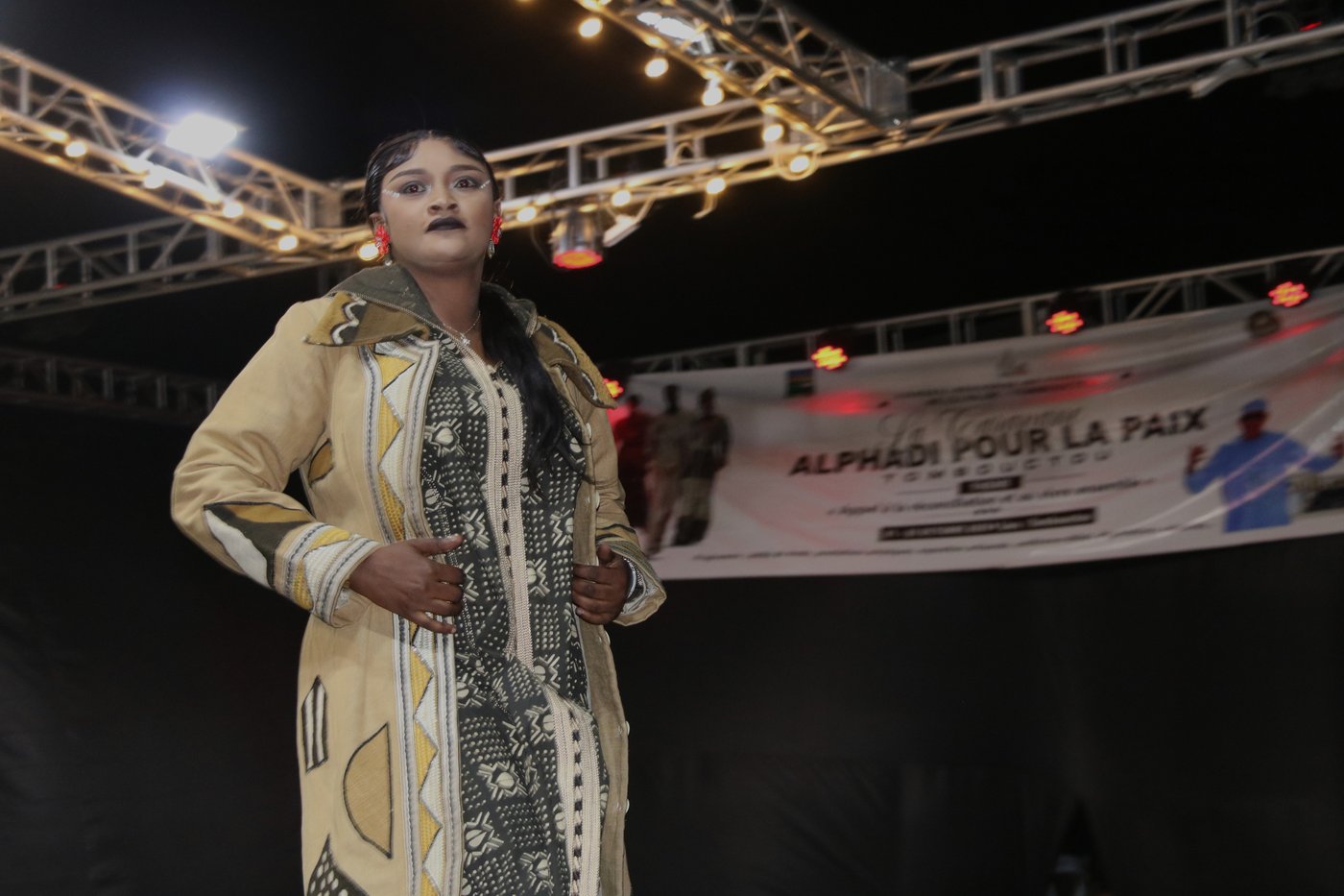 A fashion show in Mali's ancient city of Timbuktu promotes peace and local talent | iNFOnews.ca A fashion show in Mali's ancient city of Timbuktu promotes peace and local talent | iNFOnews.ca