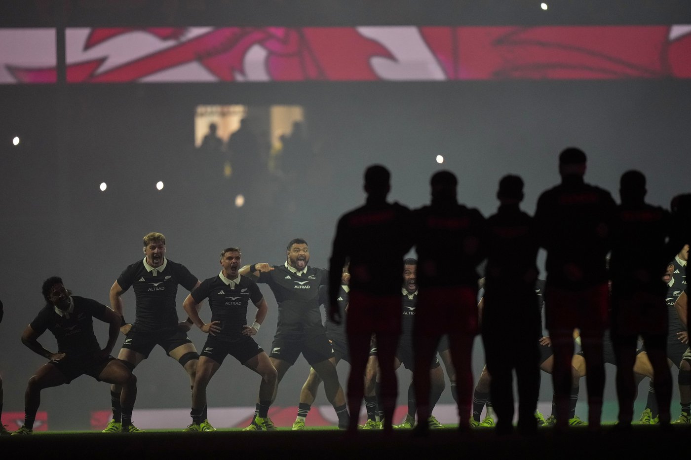 All Blacks extend 72-year winning streak against spirited Wales in seven-try victory | iNFOnews.ca